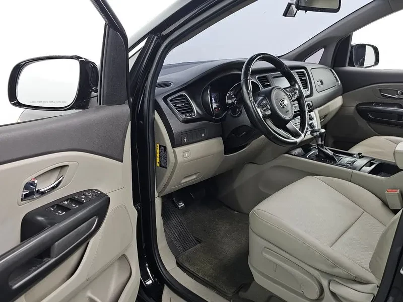 Kia Carnival 9-SEATER LUXURY, снимка 11 - Автомобили и джипове - 55259964