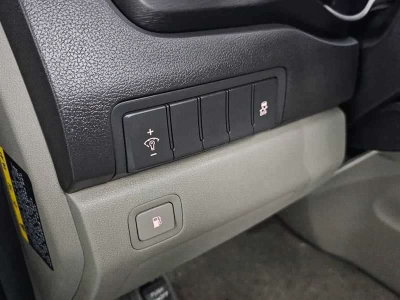 Kia Carnival 9-SEATER LUXURY, снимка 16 - Автомобили и джипове - 55259964