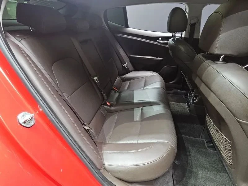 Kia Stinger, снимка 11 - Автомобили и джипове - 56689212