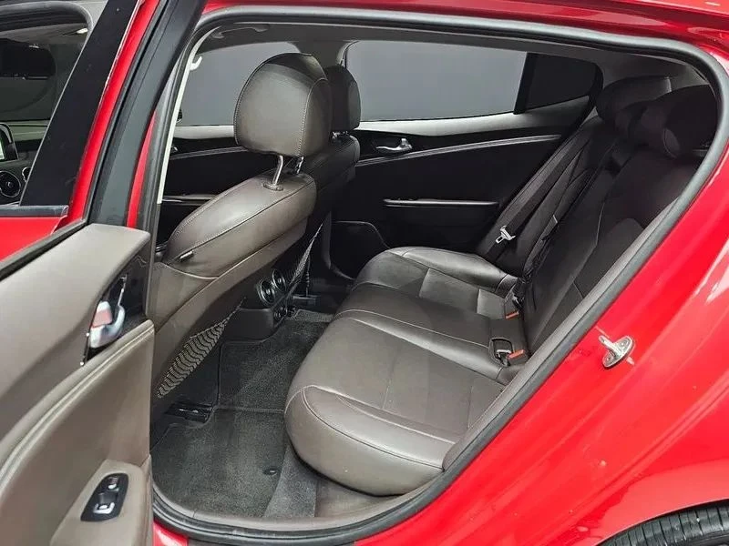 Kia Stinger, снимка 12 - Автомобили и джипове - 56689212