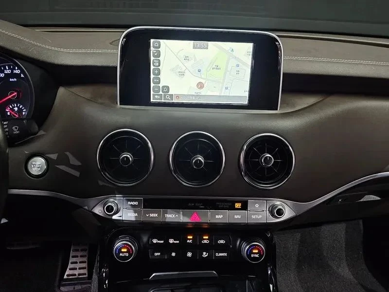 Kia Stinger, снимка 14 - Автомобили и джипове - 56689212