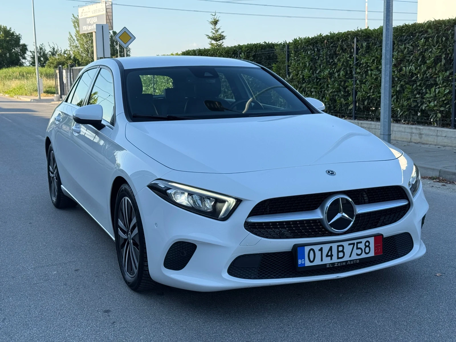 Mercedes-Benz A 180 DIGITAL-Widescreen/LED/DISTRONIC/ПЪЛ.СЕРВ.ИСТОРИЯ - изображение 2