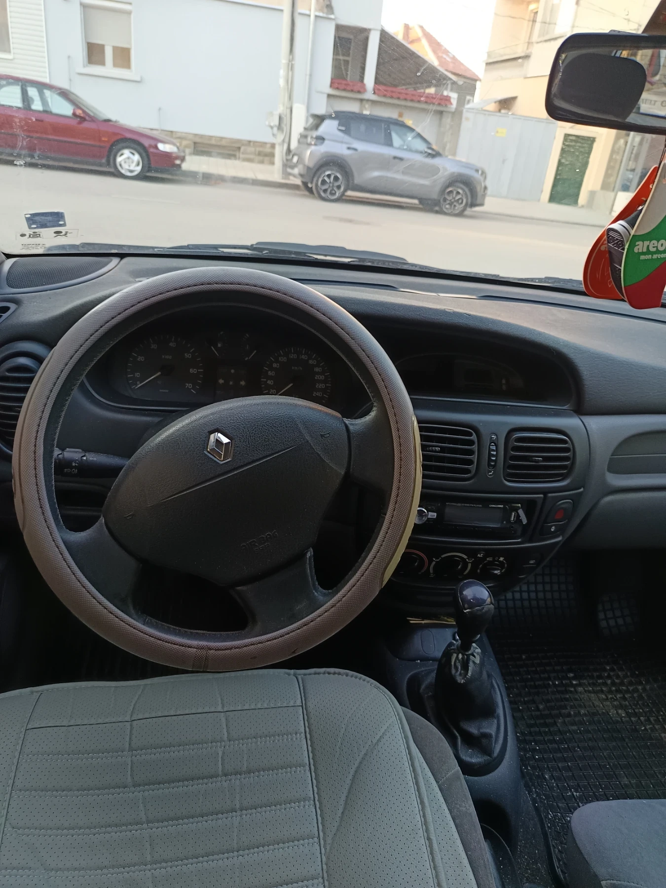Renault Megane 1.9 TDI 2001г. - изображение 8