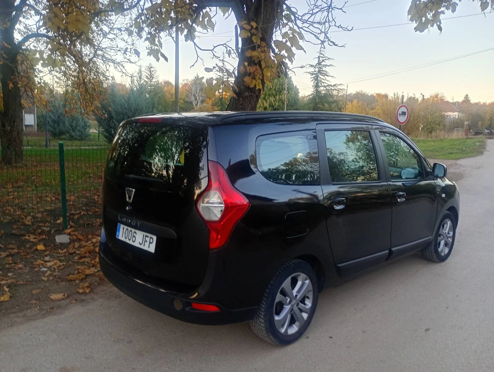 Dacia Lodgy 1.6i* ГАЗ*  - изображение 5