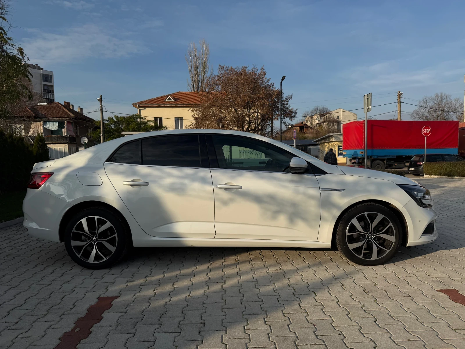 Renault Megane 1.5 DCI 115 Intens FULL LED EDC 7 - изображение 4