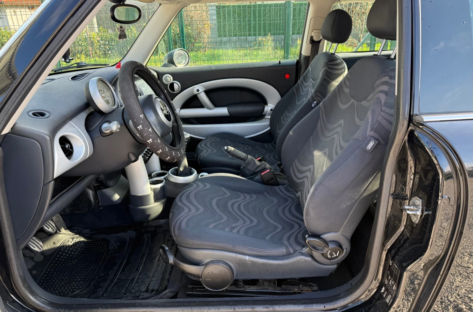 Mini Cooper 1.6i* 90кс* КЛИМАТИК* НОВИ ГУМИ  - изображение 8