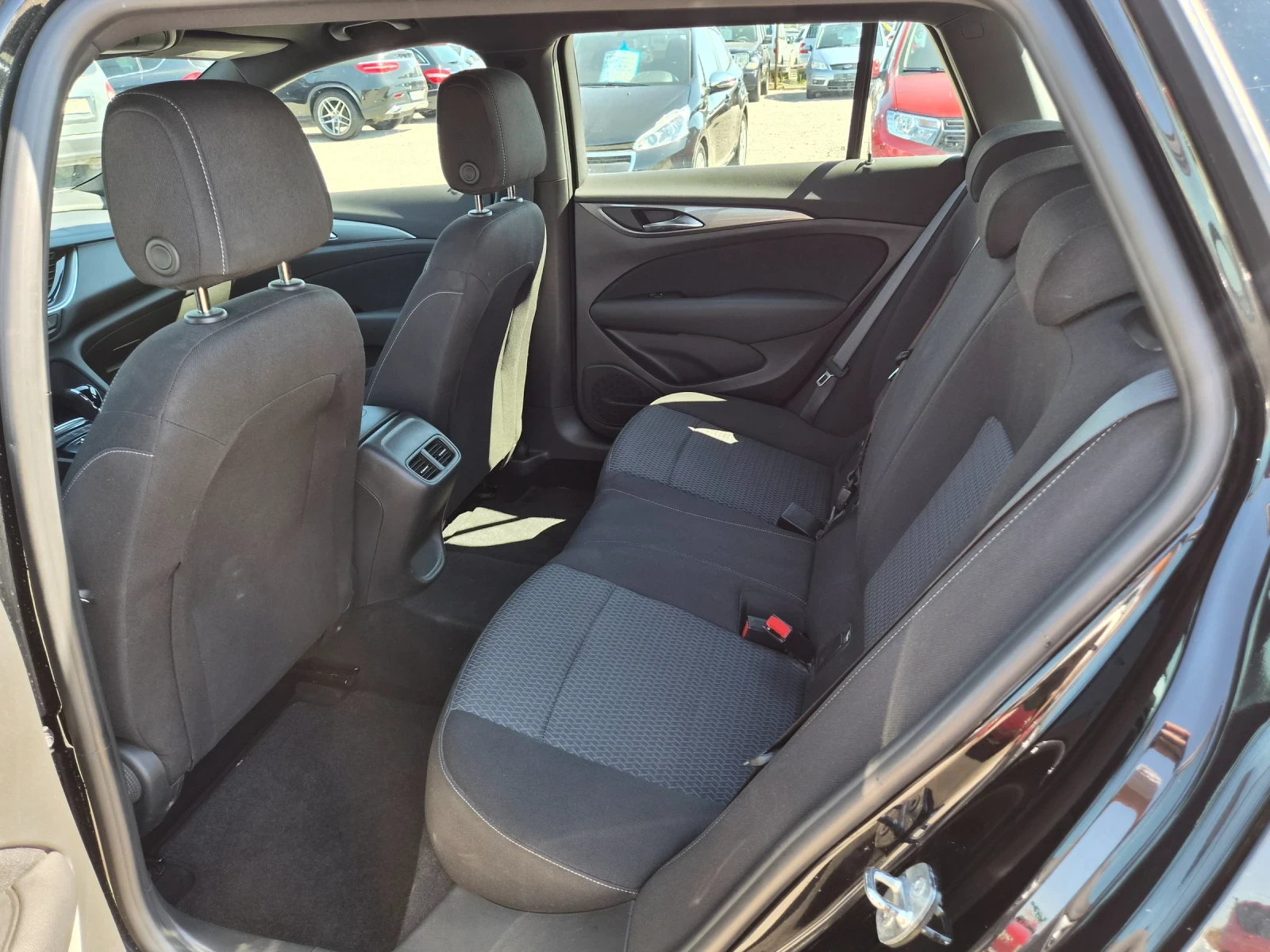 Opel Insignia ВСИЧКО ПЛАТЕНО, снимка 13 - Автомобили и джипове - 53253240