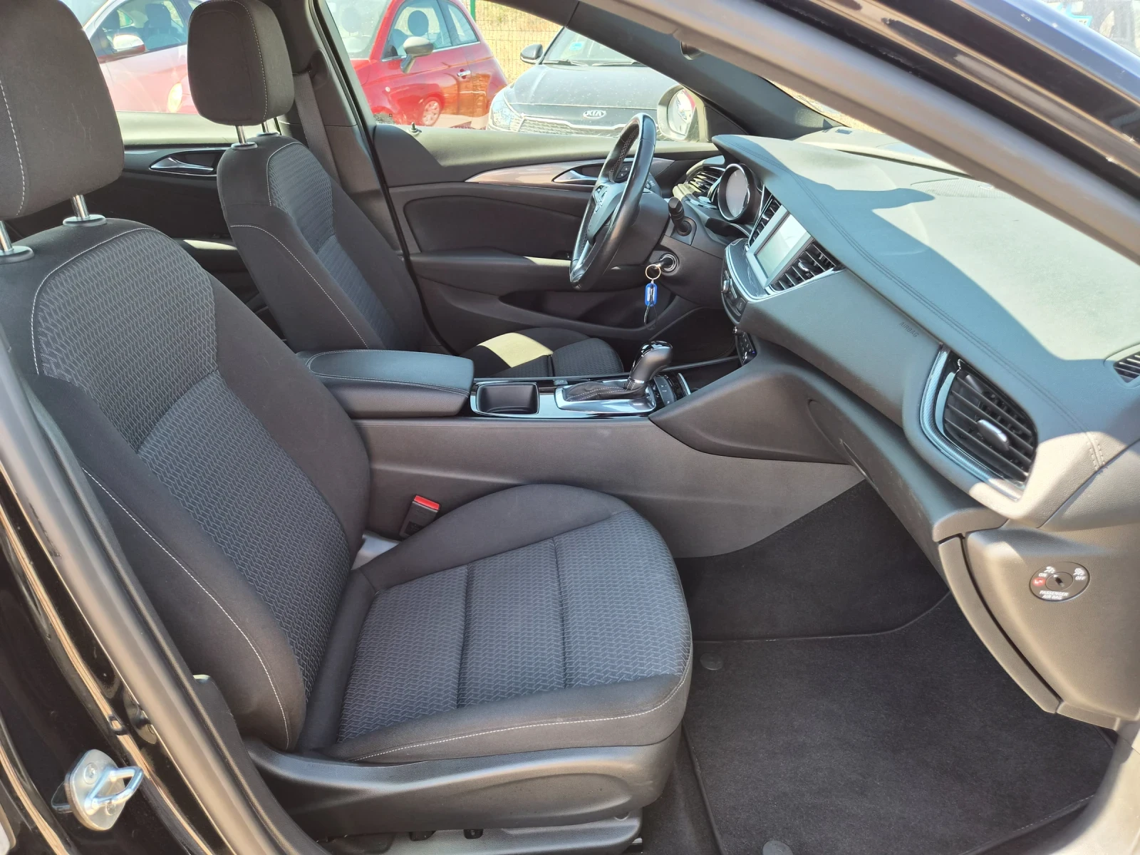 Opel Insignia ВСИЧКО ПЛАТЕНО, снимка 10 - Автомобили и джипове - 53253240