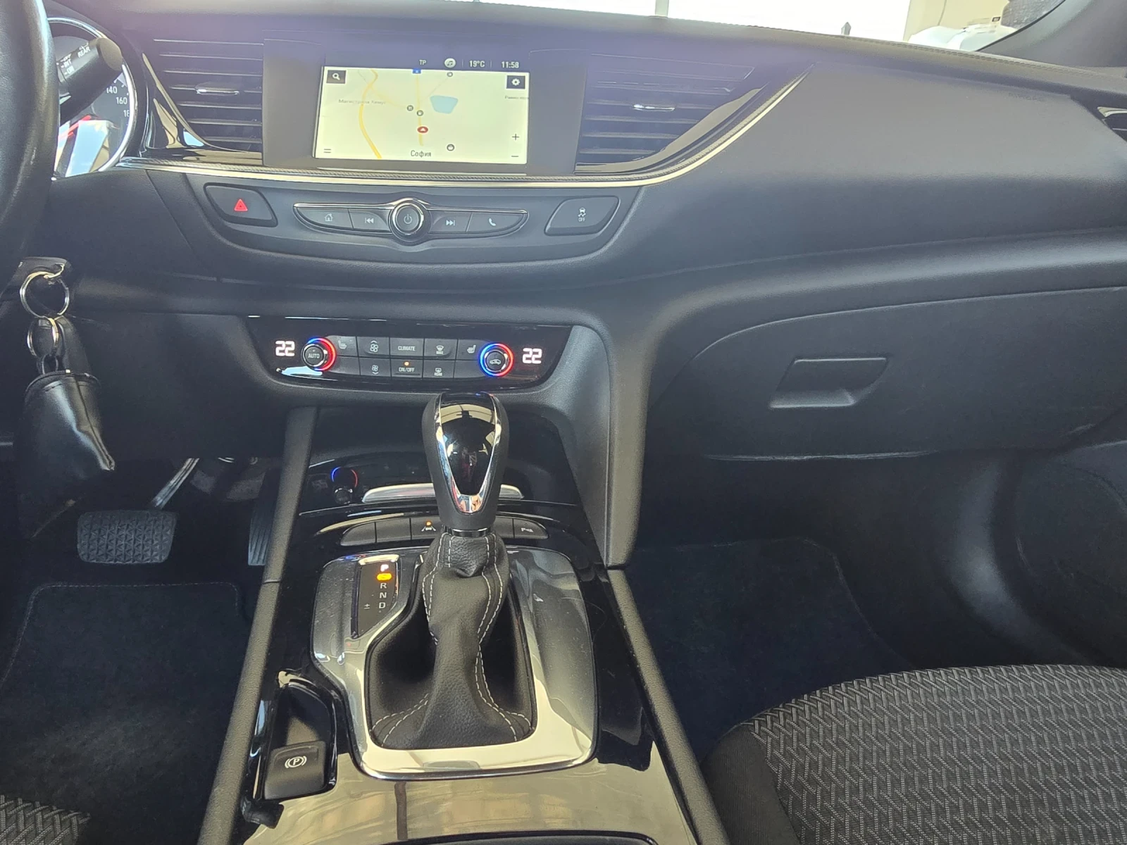 Opel Insignia ВСИЧКО ПЛАТЕНО, снимка 9 - Автомобили и джипове - 53253240