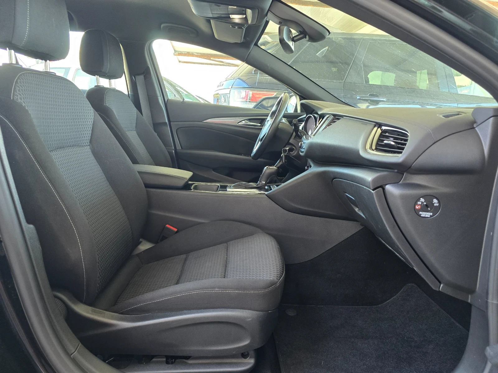 Opel Insignia ВСИЧКО ПЛАТЕНО, снимка 7 - Автомобили и джипове - 53253240