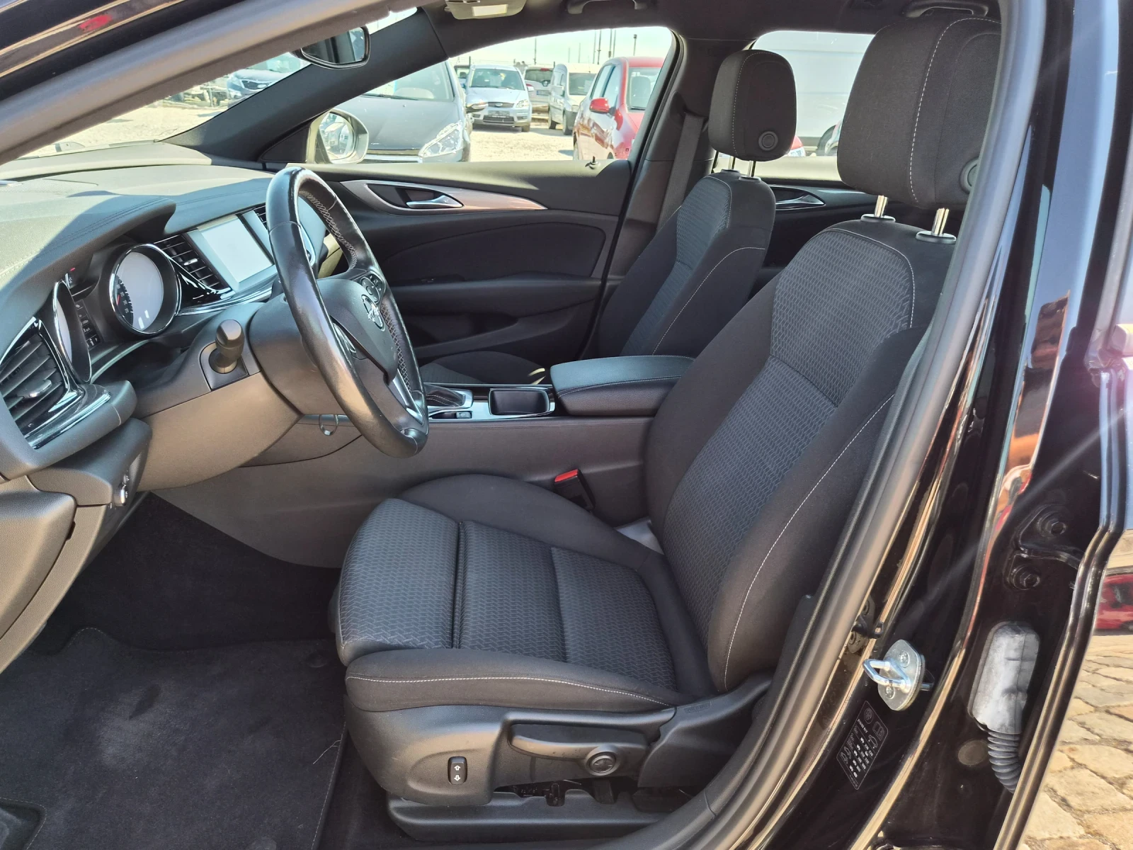 Opel Insignia ВСИЧКО ПЛАТЕНО, снимка 9 - Автомобили и джипове - 53253240