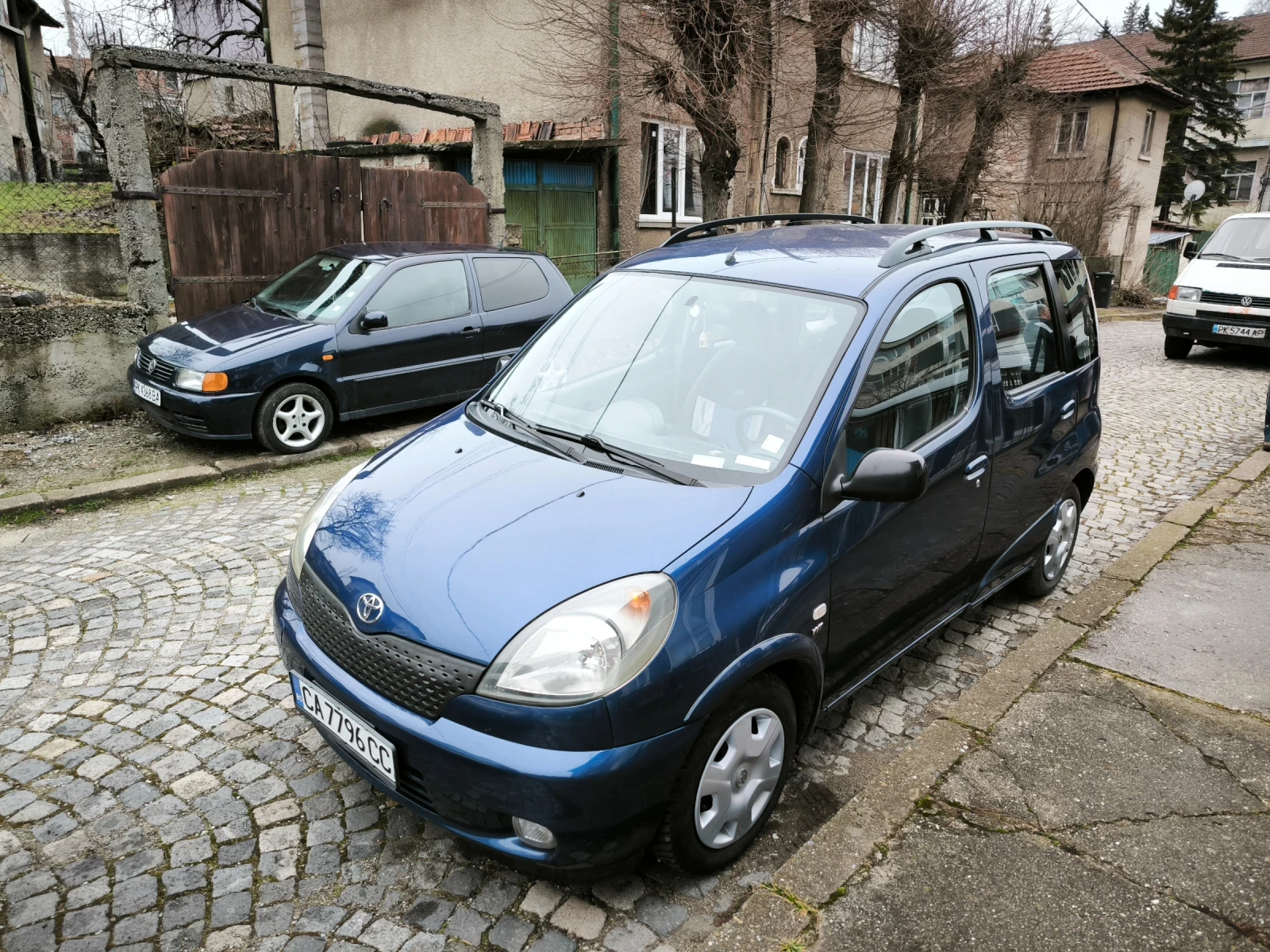 Toyota Yaris verso  - изображение 2