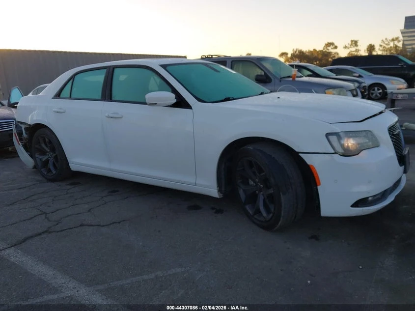 Chrysler 200 3.6L V-6 DOHC, VVT, 300HP Rear Wheel Drive | Mobile.bg � ����������� 13