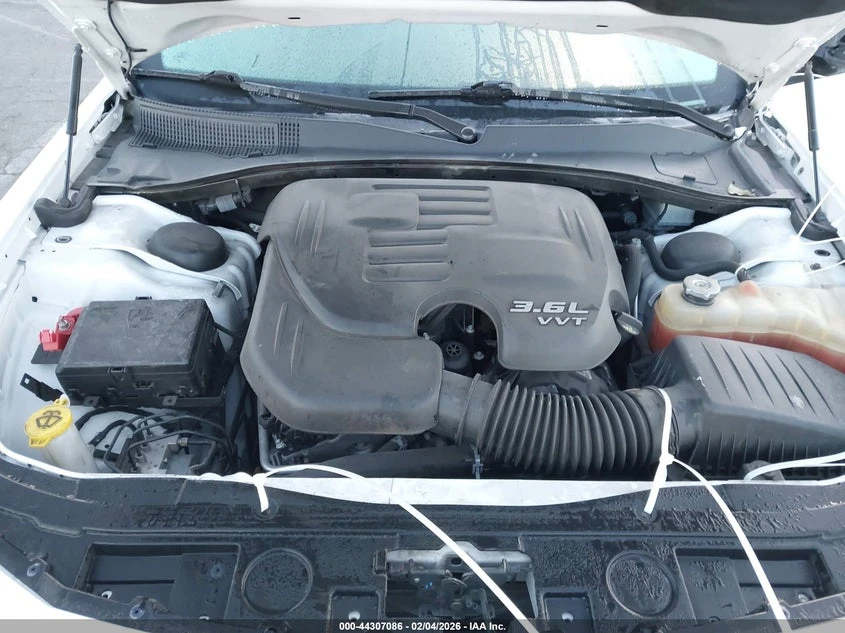 Chrysler 200 3.6L V-6 DOHC, VVT, 300HP Rear Wheel Drive | Mobile.bg � ����������� 10