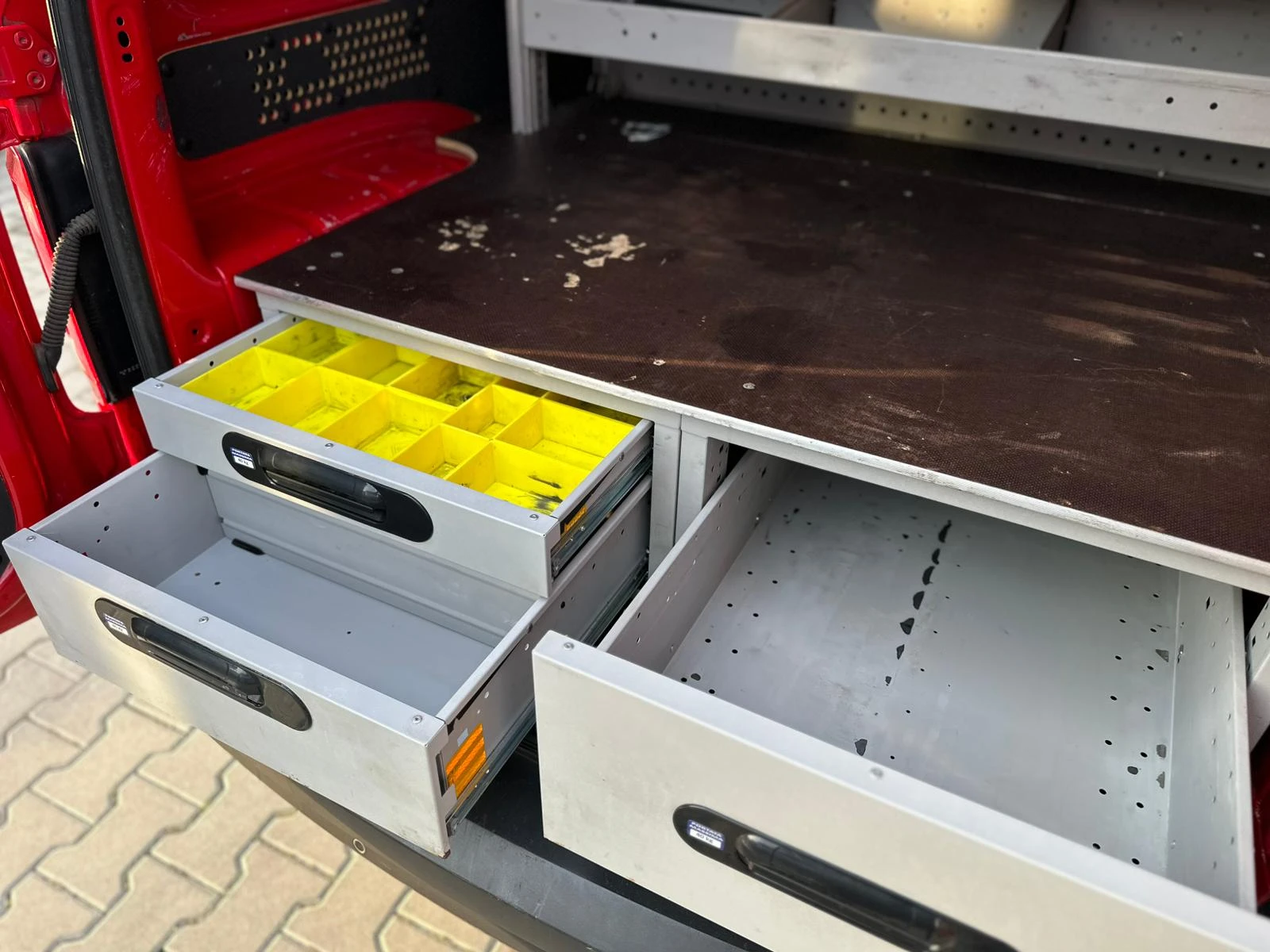 VW Caddy / 2.0TDI / 4X4 / TOP /, снимка 13 - Автомобили и джипове - 53897609