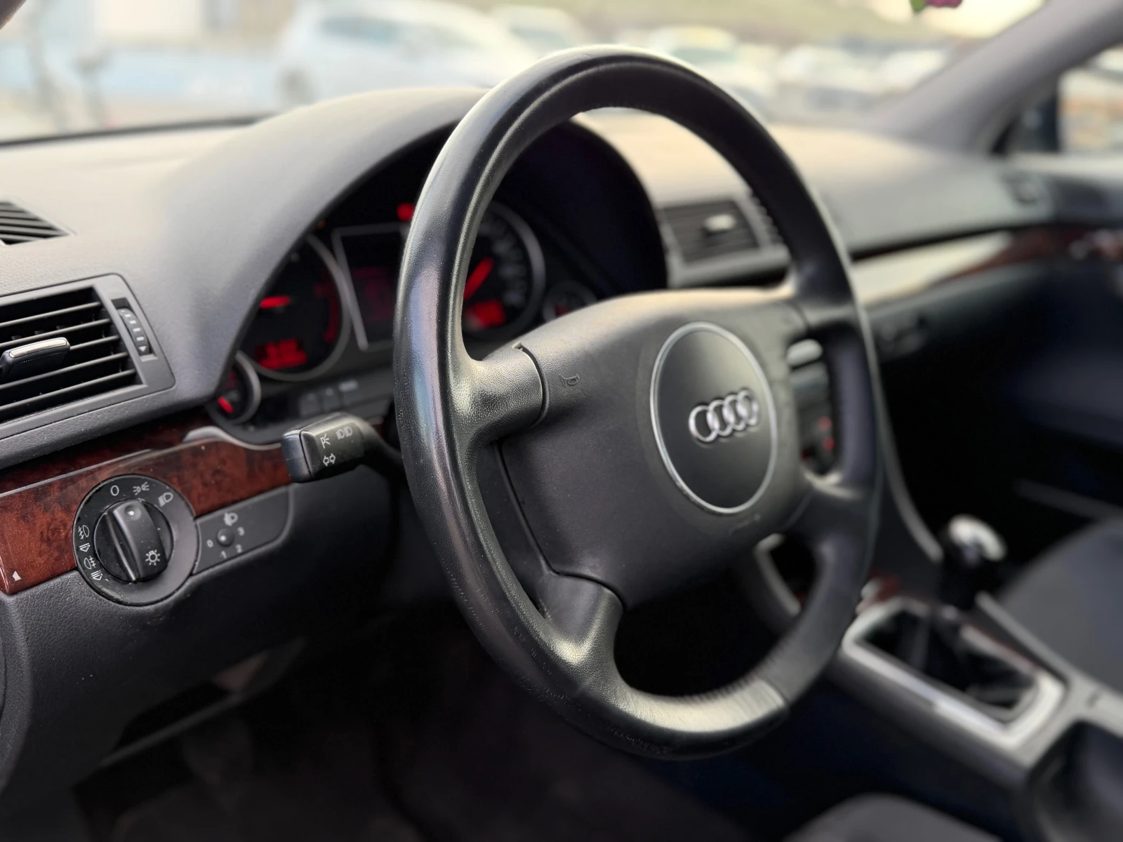 Audi A4 * 198 ХИЛЯДИ* 1.9 TDI-131* 6 СКОРОСТИ* , снимка 15 - Автомобили и джипове - 54001112