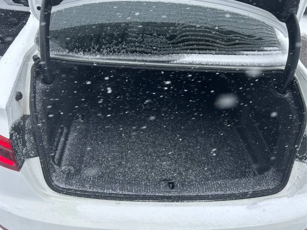 Audi A4 Progressiv * CARFAX* ОТ ПРЕДСТАВИТЕЛСВТО, снимка 13 - Автомобили и джипове - 54094464