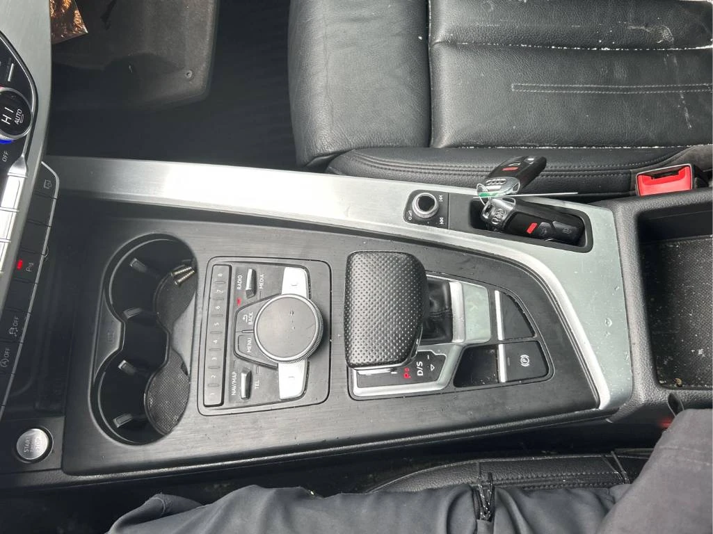 Audi A4 Progressiv * CARFAX* ОТ ПРЕДСТАВИТЕЛСВТО, снимка 11 - Автомобили и джипове - 54094464