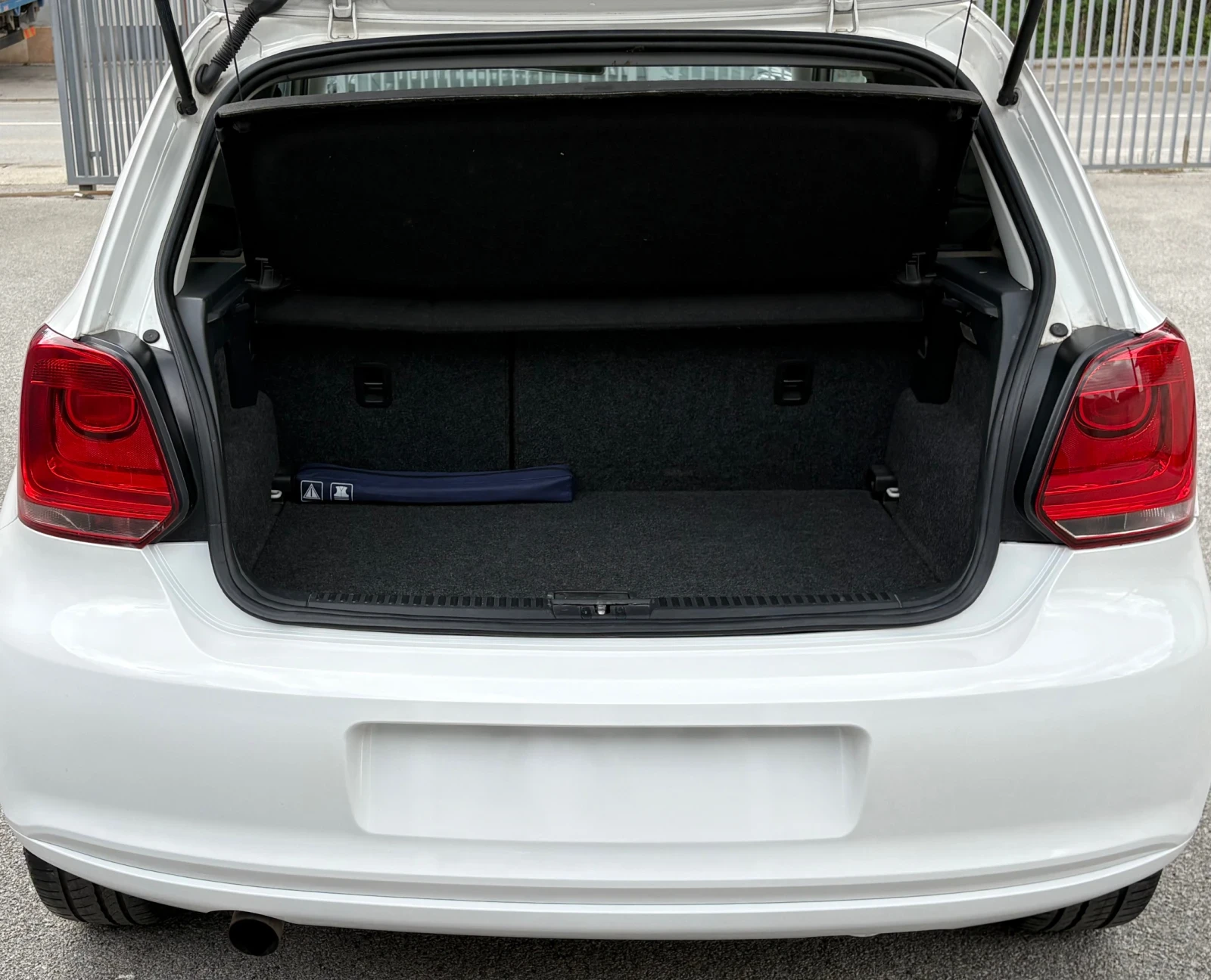 VW Polo 1.6LPG, 80 000км, ФАБРИЧНА ГАЗ, EURO 5B, снимка 15 - Автомобили и джипове - 54565397