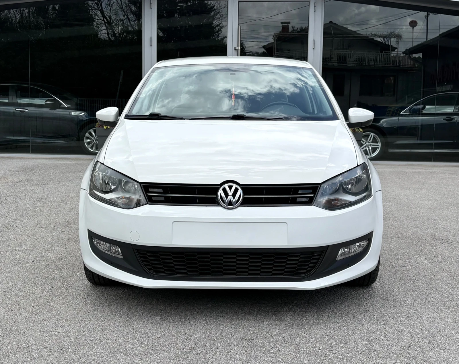 VW Polo 1.6LPG, 80 000км, ФАБРИЧНА ГАЗ, EURO 5B, снимка 2 - Автомобили и джипове - 54565397