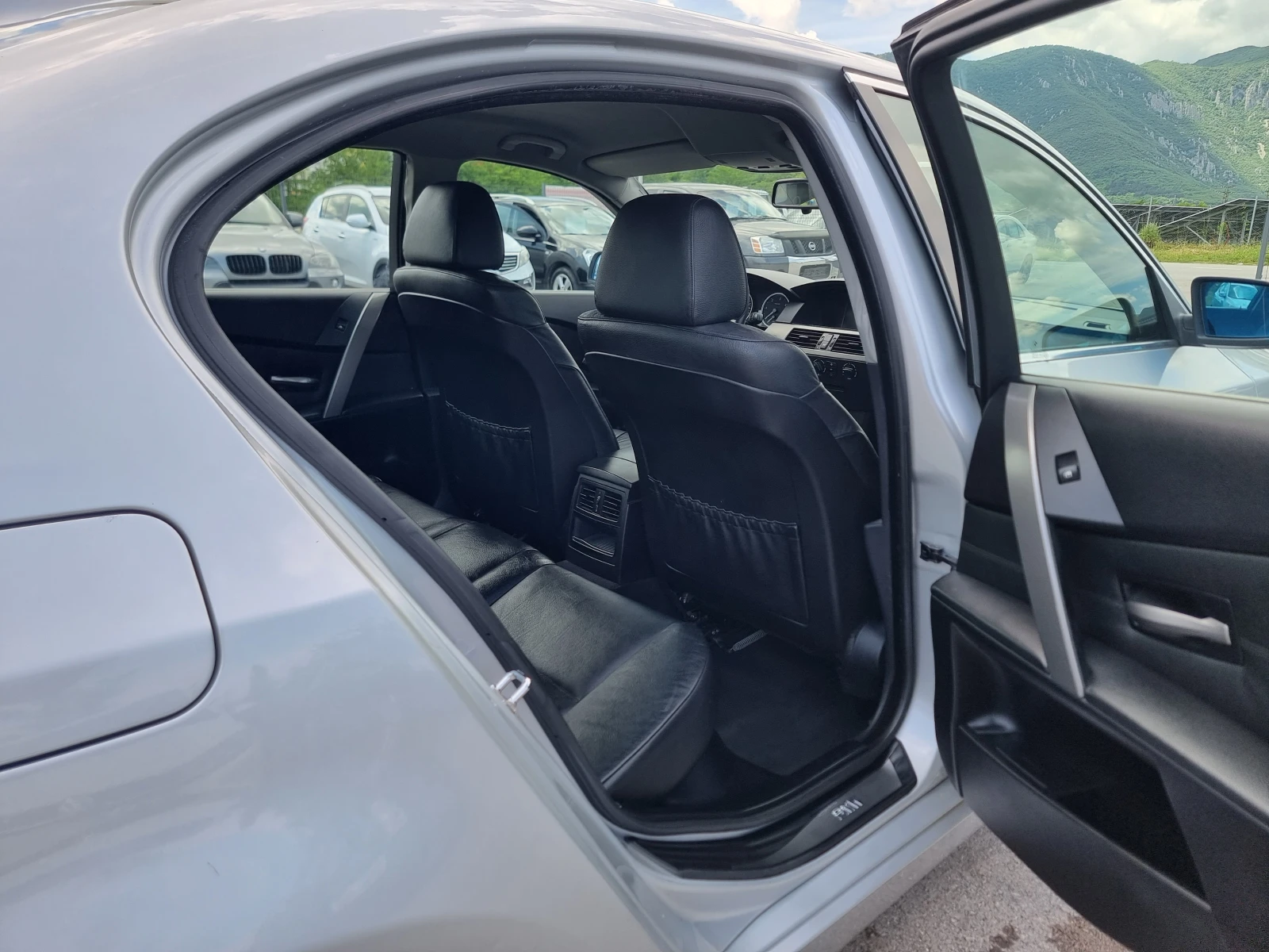 BMW 530 3.0D, снимка 14 - Автомобили и джипове - 54762204