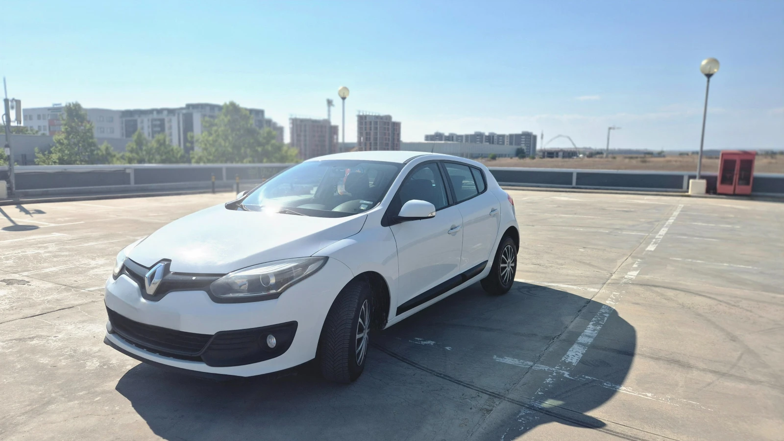 Renault Megane 1.5 DCI, снимка 8 - Автомобили и джипове - 54850012