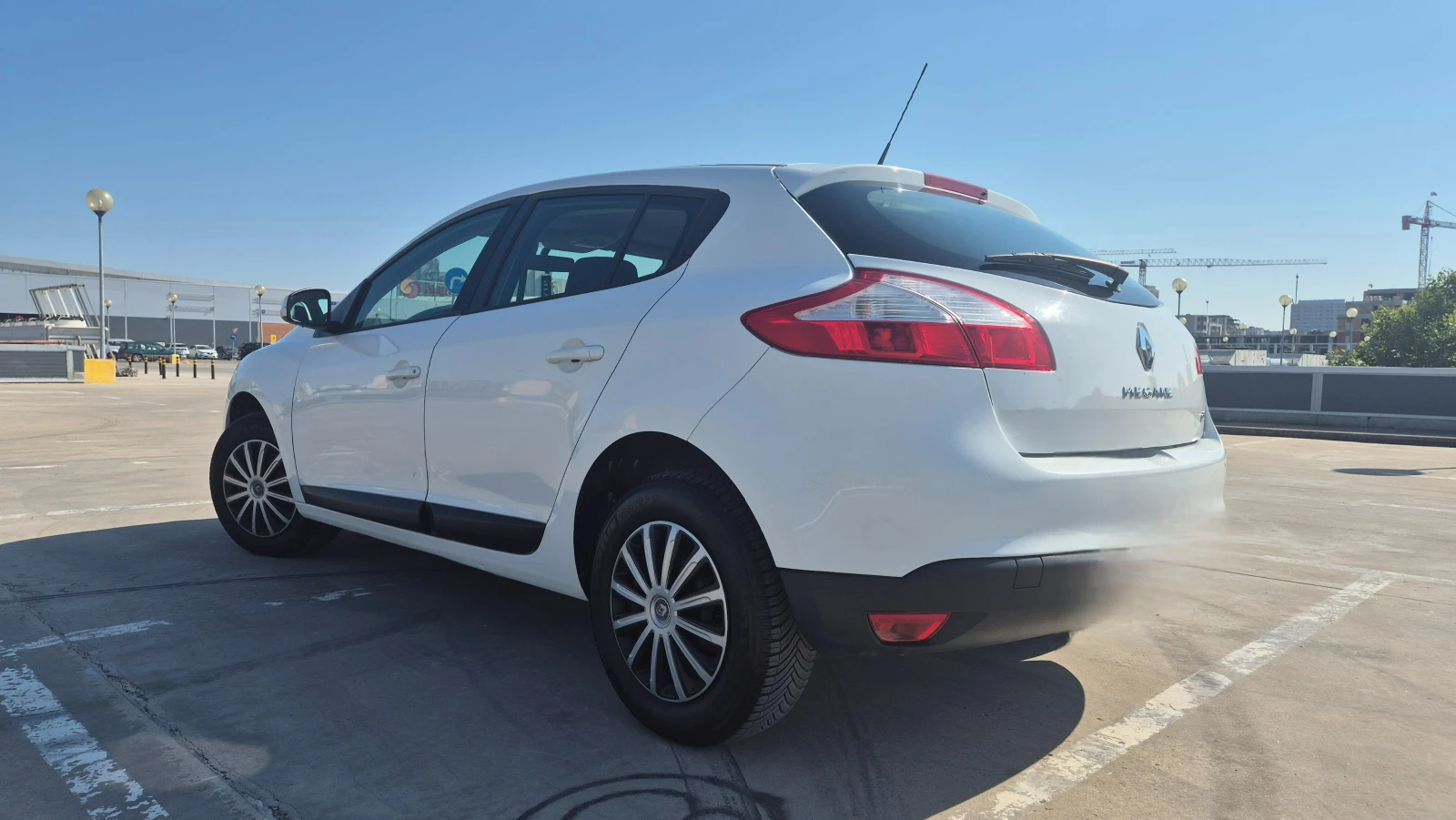 Renault Megane 1.5 DCI, снимка 5 - Автомобили и джипове - 54850012