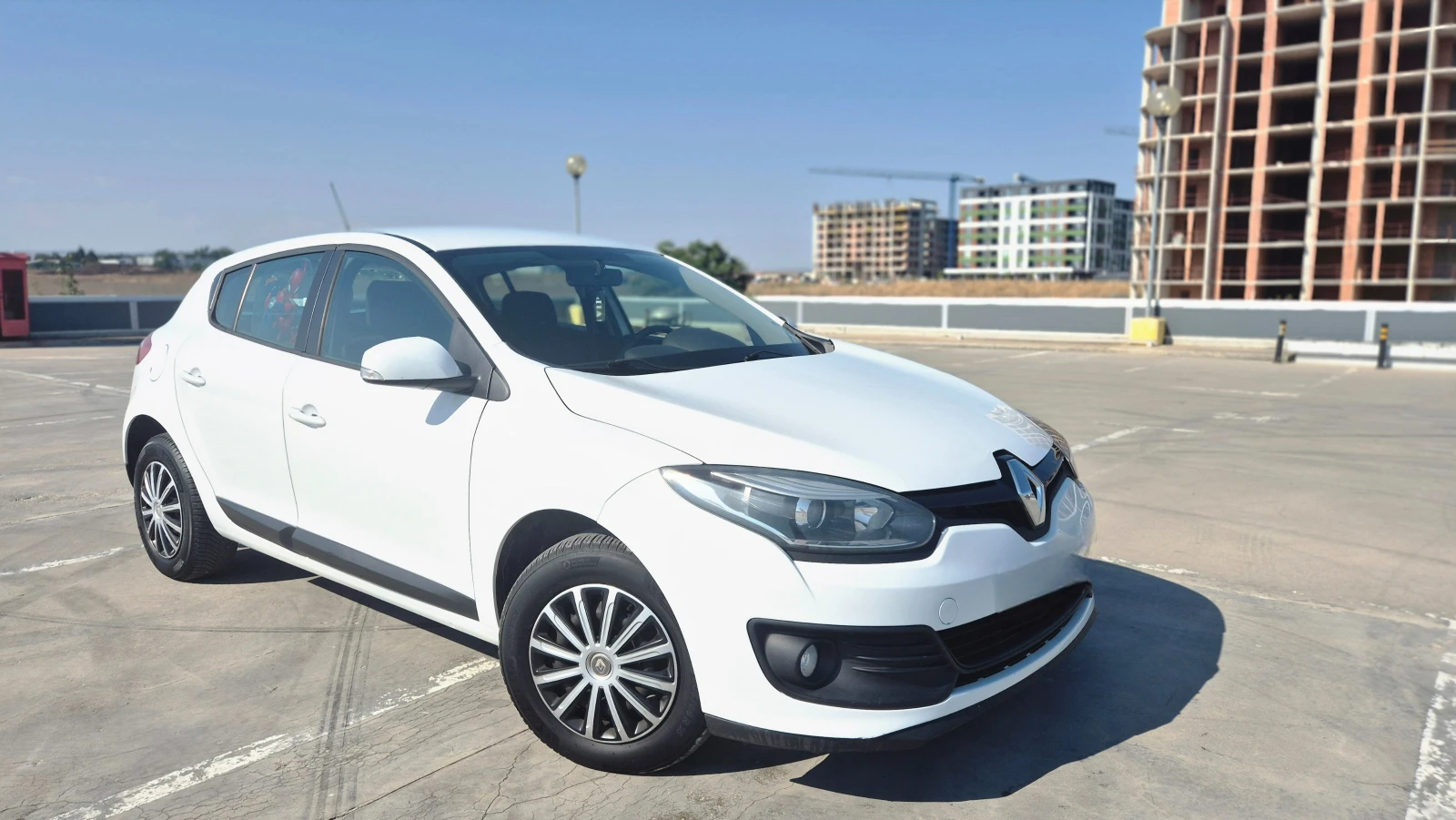 Renault Megane 1.5 DCI, снимка 11 - Автомобили и джипове - 54850012