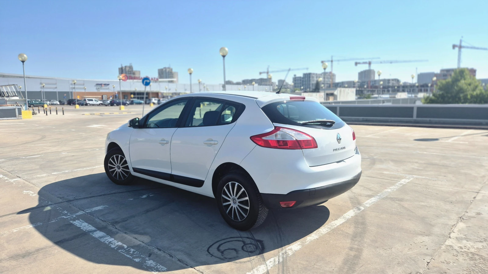 Renault Megane 1.5 DCI, снимка 7 - Автомобили и джипове - 54850012