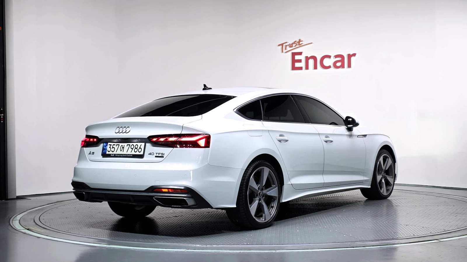 Audi A5 40 TFSI quattro* ЕЛ. БАГАЖНИК* ЛЮК* КРАЙНА ЦЕНА, снимка 2 - Автомобили и джипове - 55336589