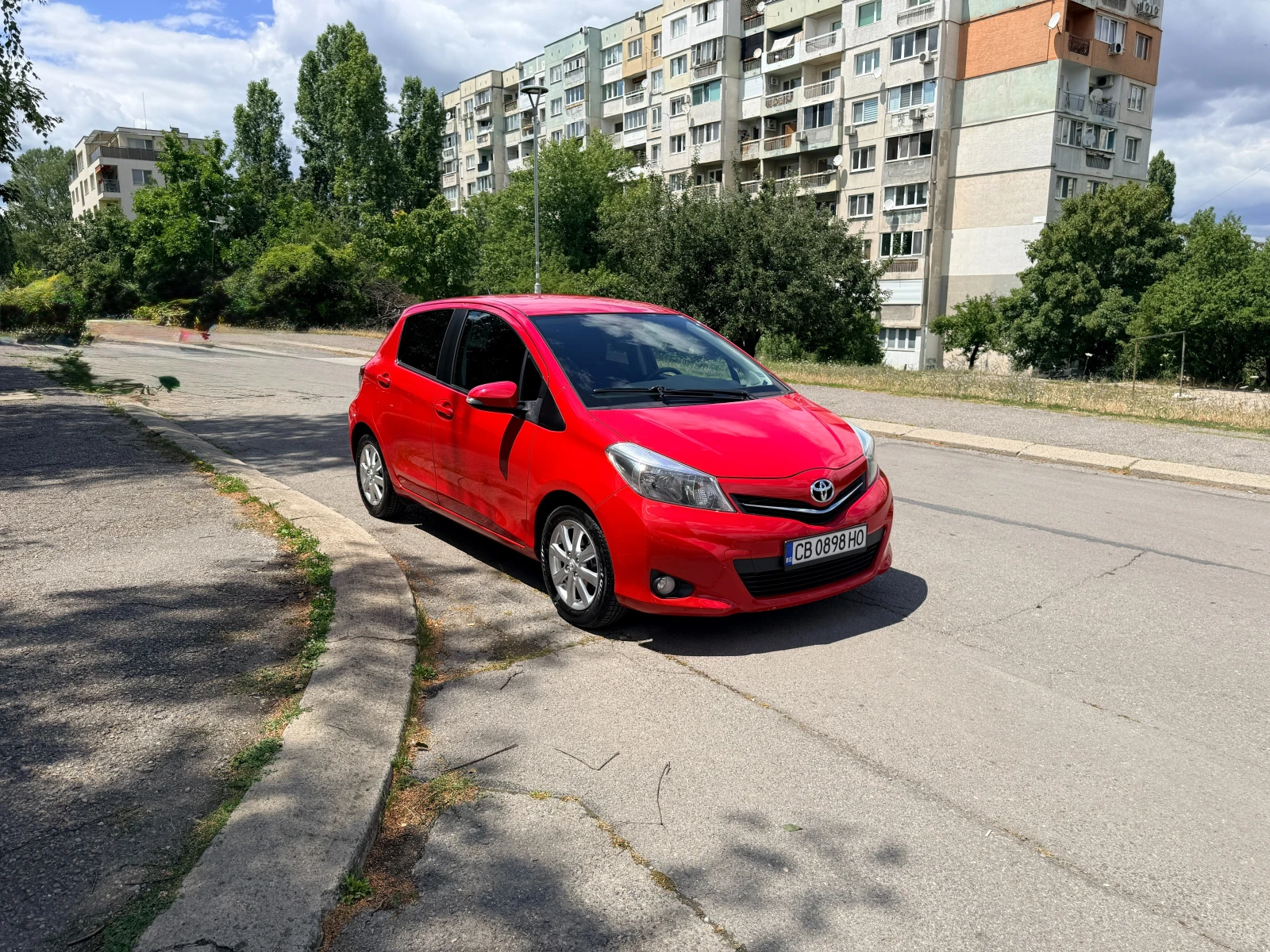 Toyota Yaris 1.4 D-4D, снимка 8 - Автомобили и джипове - 55415079