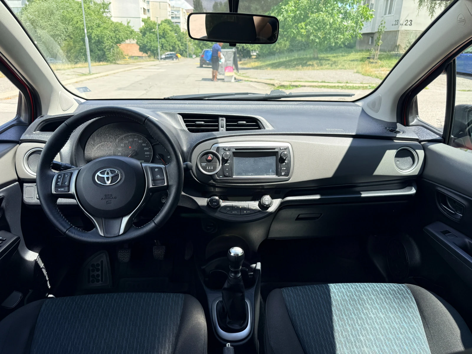 Toyota Yaris 1.4 D-4D, снимка 13 - Автомобили и джипове - 55415079