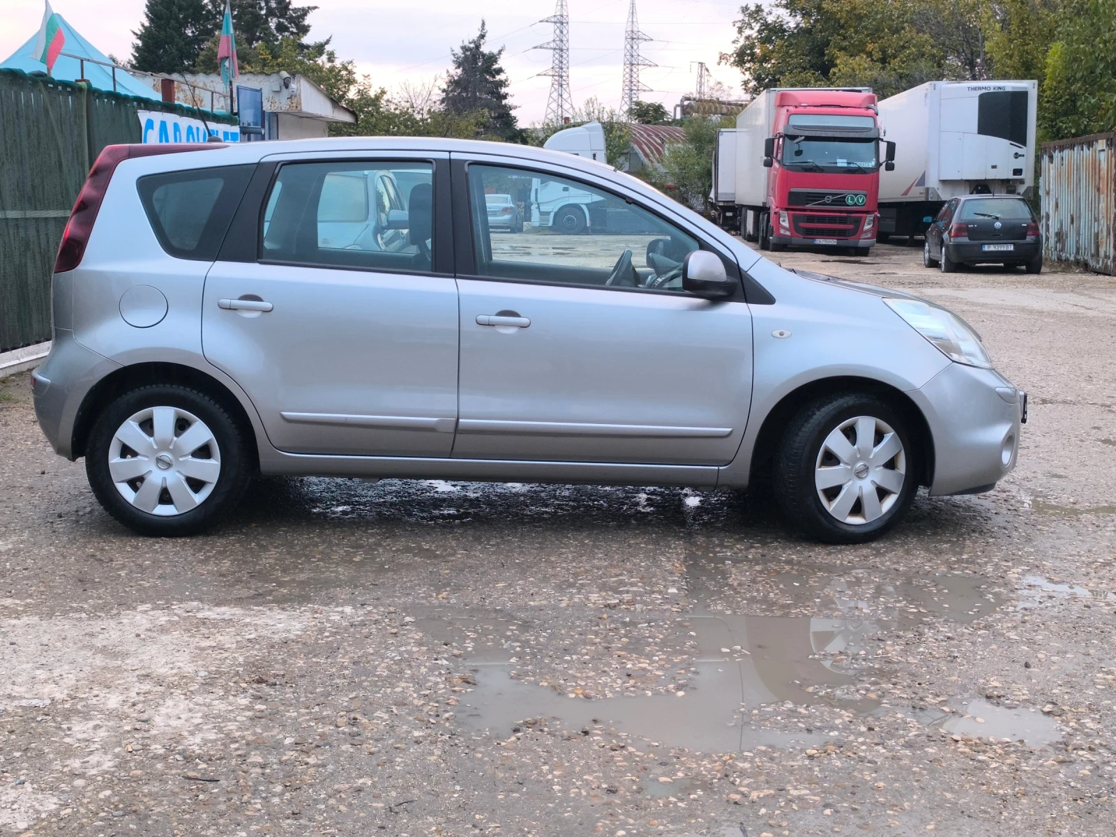 Nissan Note 1, 4 I, снимка 7 - Автомобили и джипове - 56731409
