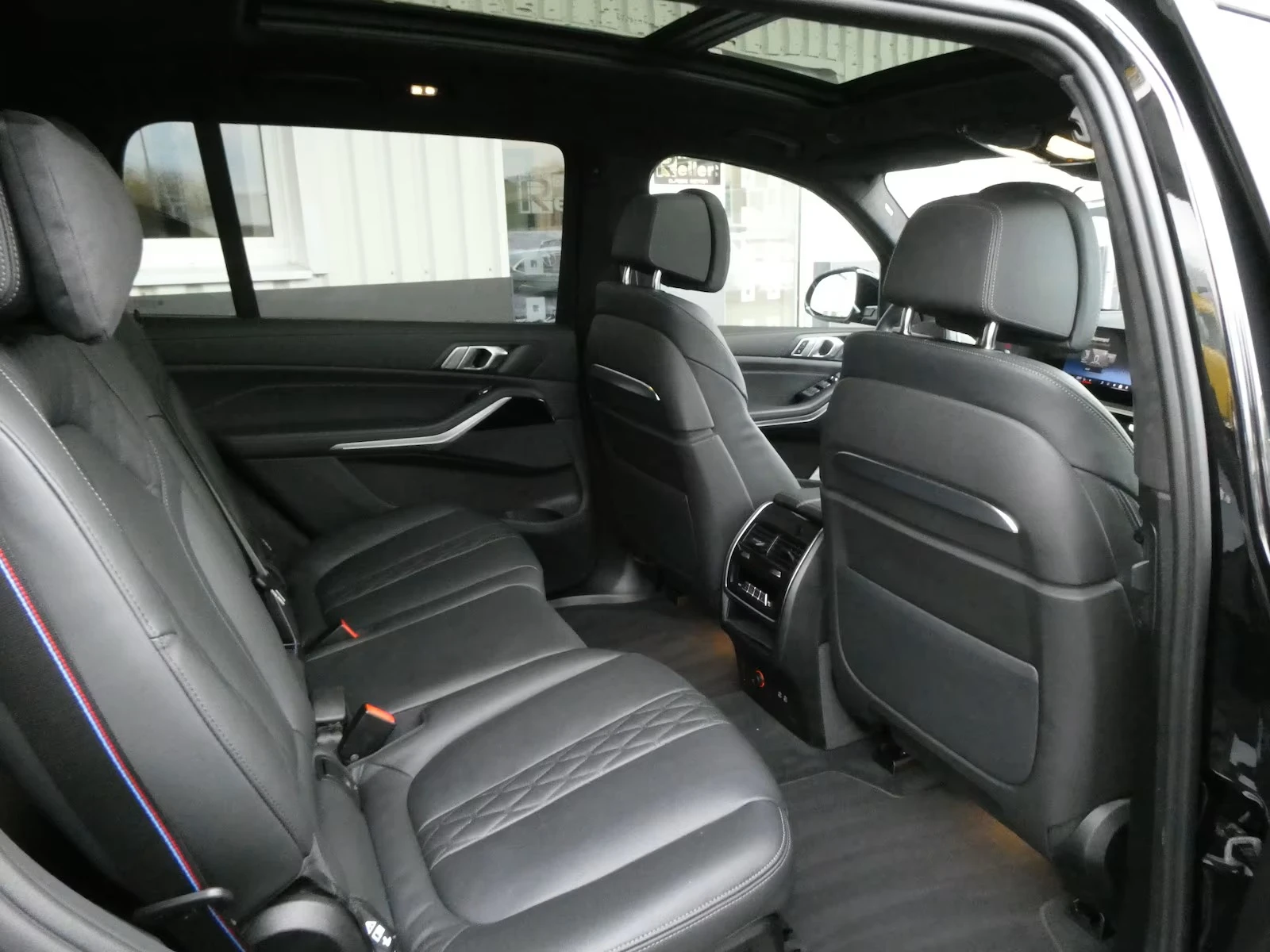 BMW X7 xDrive 40i M Sport - изображение 7