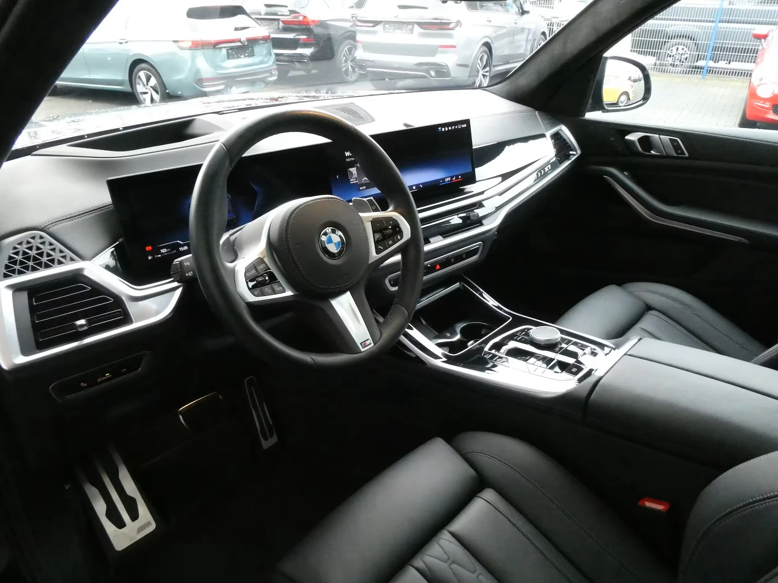 BMW X7 xDrive 40i M Sport - изображение 9