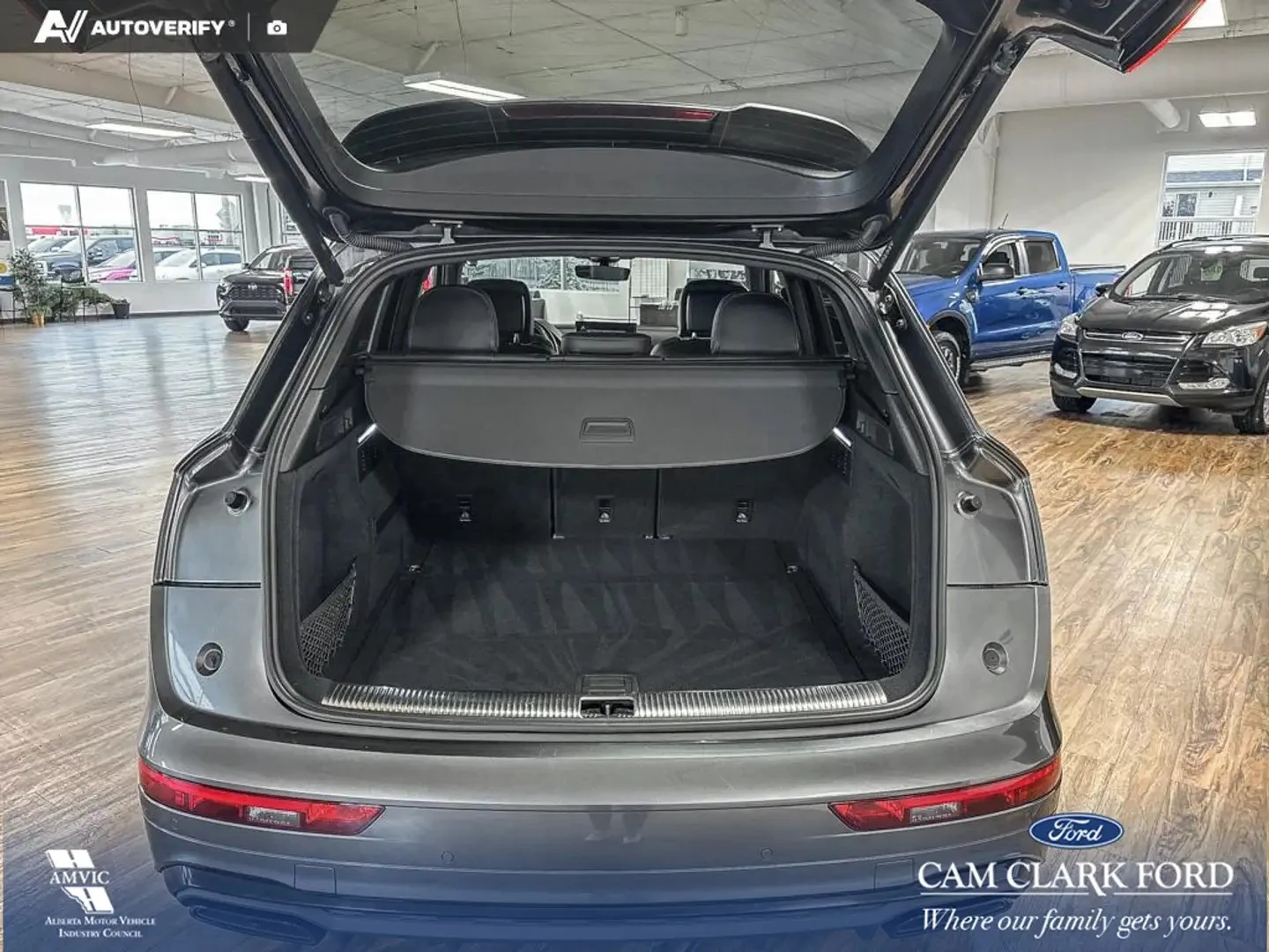Audi Q5 TECHNIK S LINE Цена до България & АвтоКредит, снимка 16 - Автомобили и джипове - 56131091