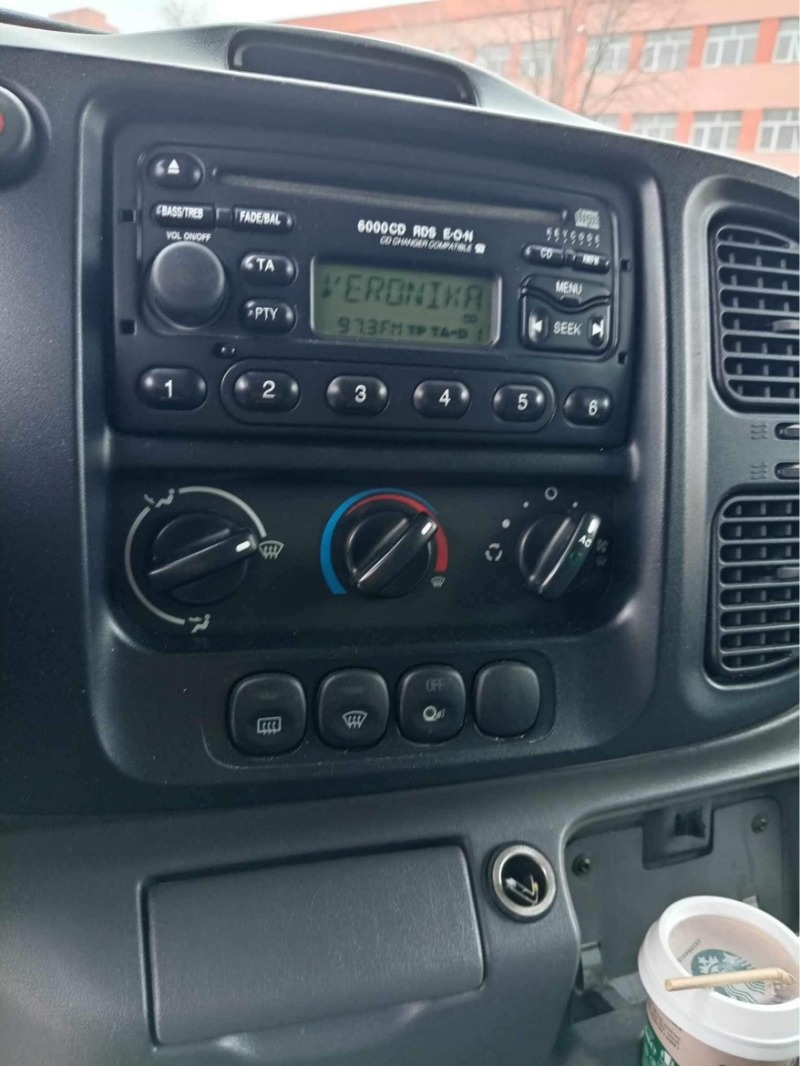 Ford Tourneo Дизел климатик 125 к.с, снимка 9 - Бусове и автобуси - 46055212