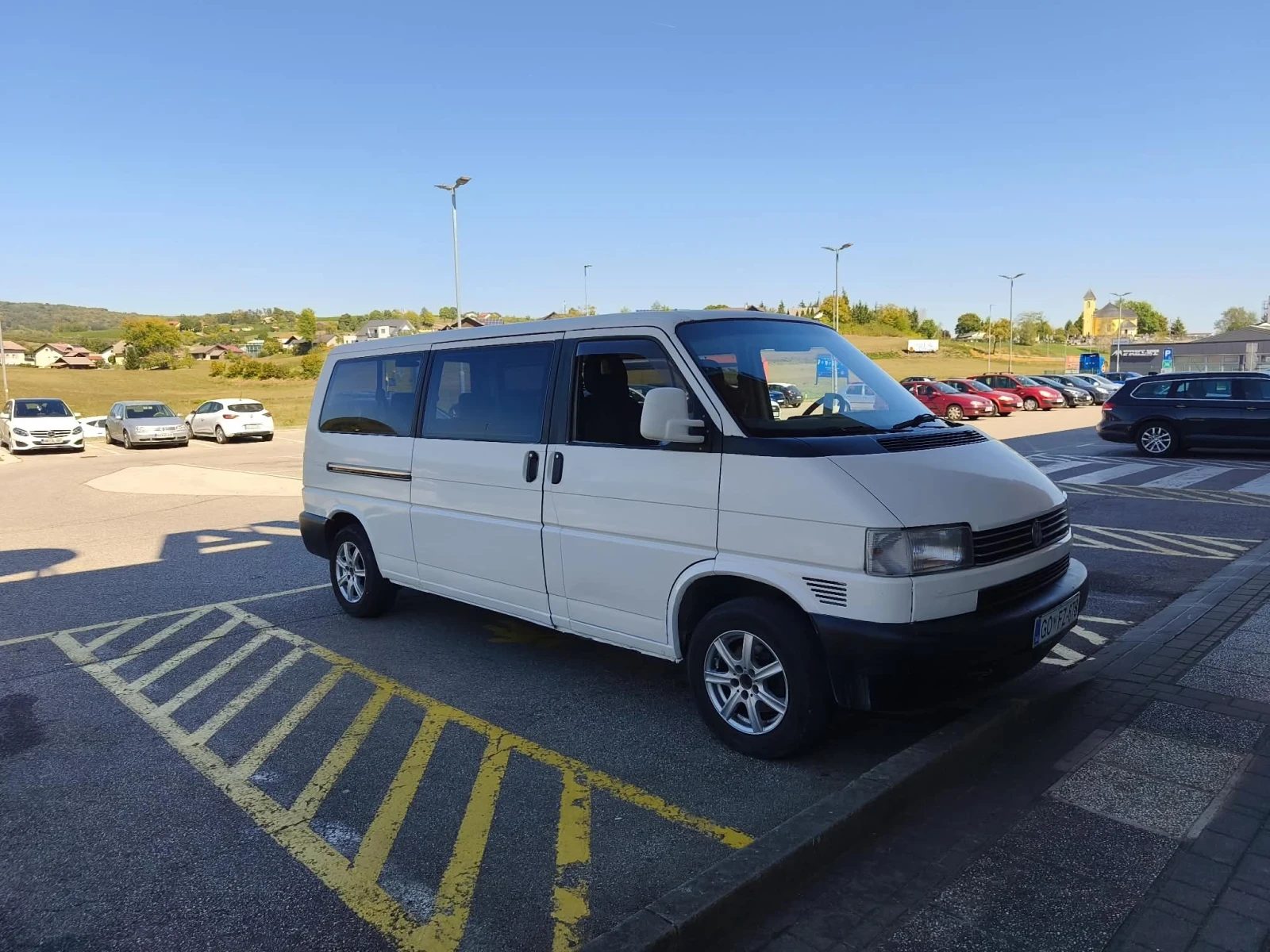 VW Caravelle 2.5 TDI , снимка 6 - Бусове и автобуси - 56637612