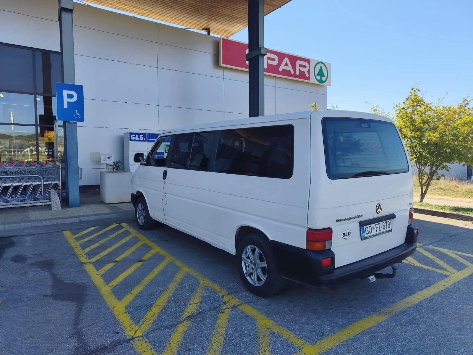 VW Caravelle 2.5 TDI , снимка 2 - Бусове и автобуси - 56637612