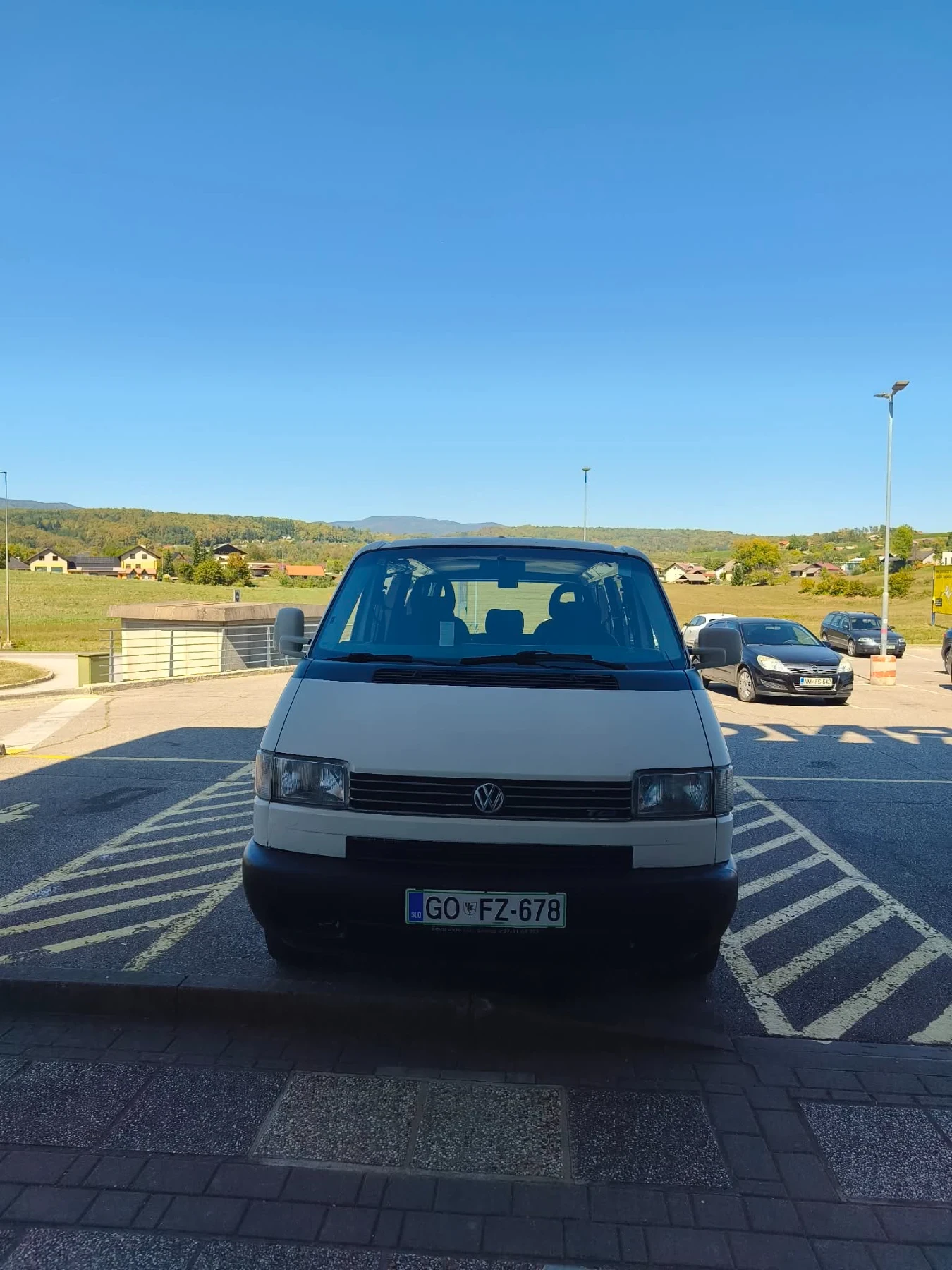 VW Caravelle 2.5 TDI , снимка 3 - Бусове и автобуси - 56637612