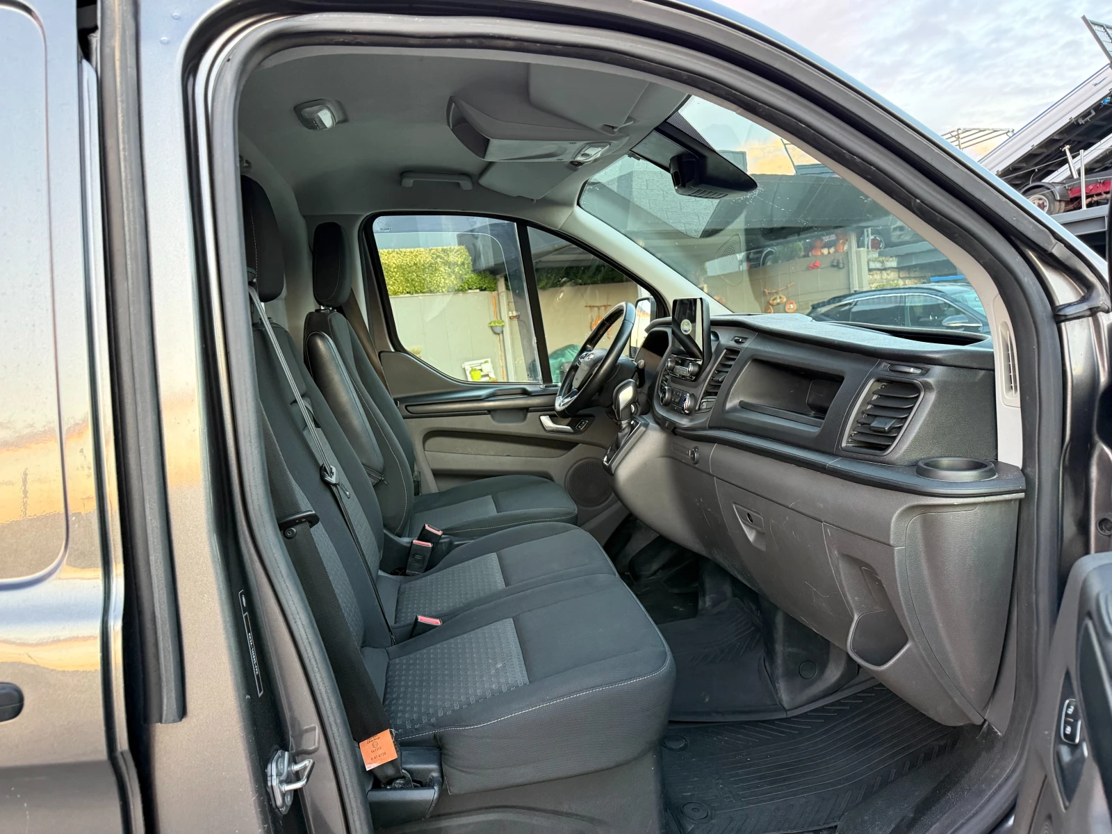 Ford Transit Custom 2.0TDCI 170�.�. ��������� L1H1 Euro 6 - �����/Nav  | Mobile.bg � ����������� 9