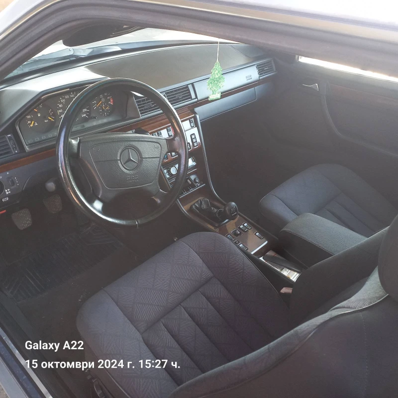 Mercedes-Benz E 200 2.0, снимка 12 - Автомобили и джипове - 47597522