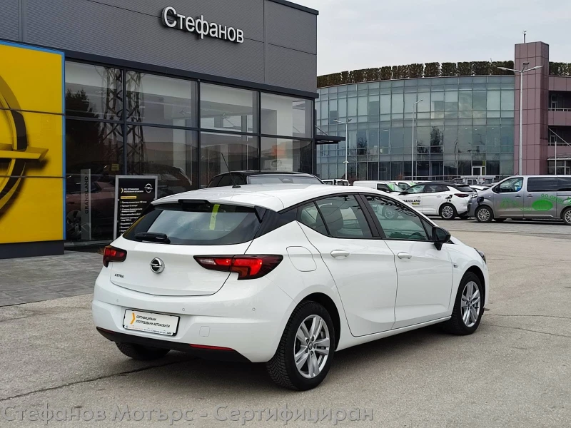 Opel Astra Edition 1.2 (110hp) MT6, снимка 8 - Автомобили и джипове - 49255402