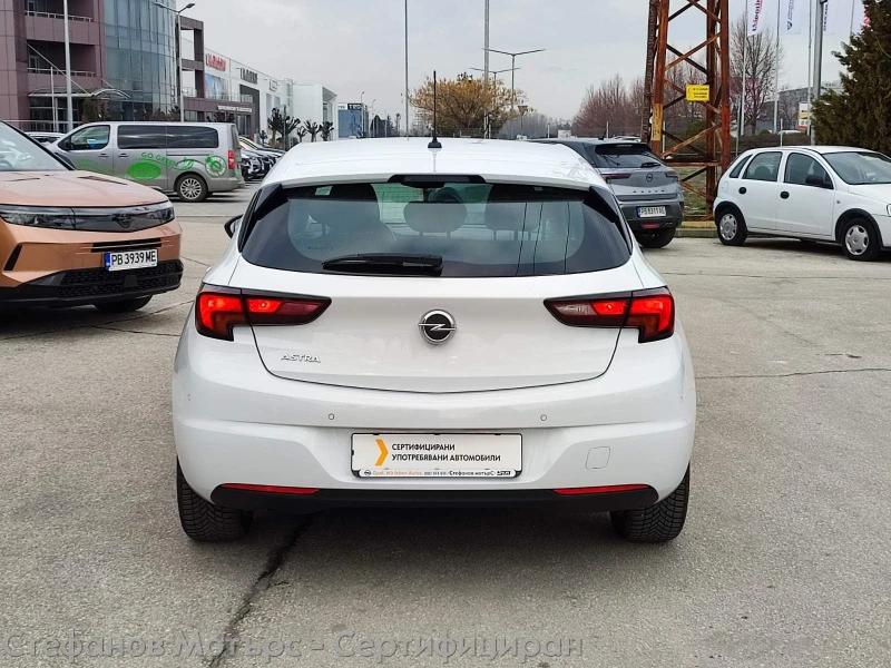 Opel Astra Edition 1.2 (110hp) MT6, снимка 7 - Автомобили и джипове - 49255402