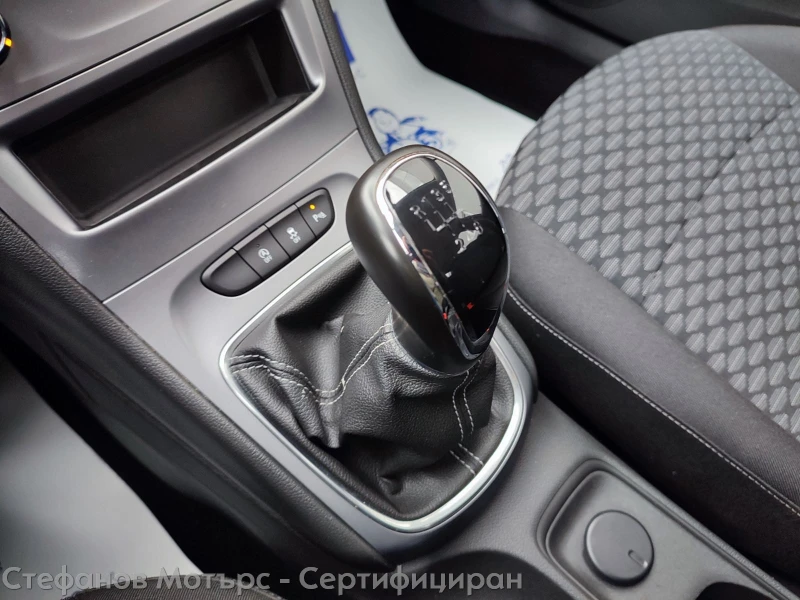 Opel Astra Edition 1.2 (110hp) MT6, снимка 14 - Автомобили и джипове - 49255402