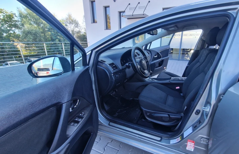 Toyota Avensis АВТОМАТИК ЛИЗИНГ, снимка 9 - Автомобили и джипове - 51574647