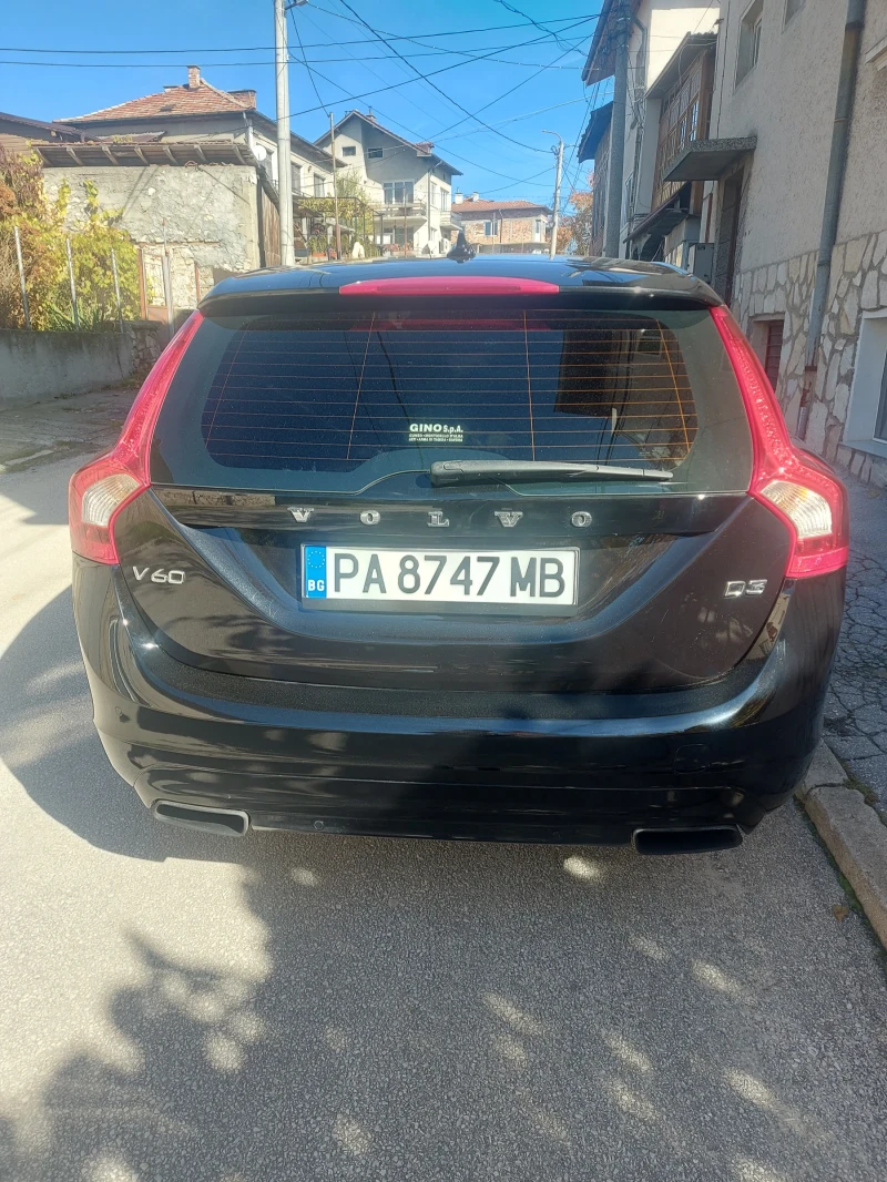 Volvo V60 D3, снимка 15 - Автомобили и джипове - 52383333