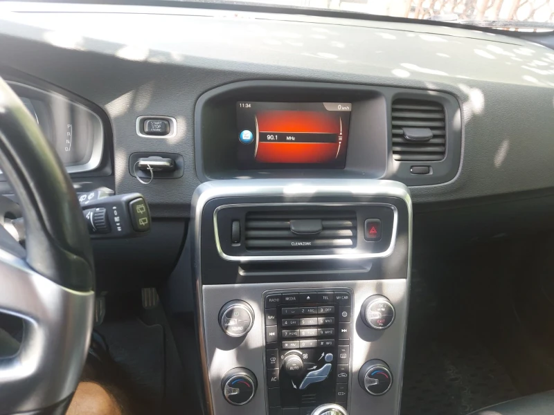 Volvo V60 D3, снимка 6 - Автомобили и джипове - 52383333