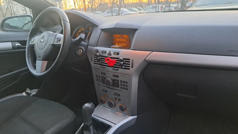 Opel Astra GTC, снимка 8 - Автомобили и джипове - 52517220