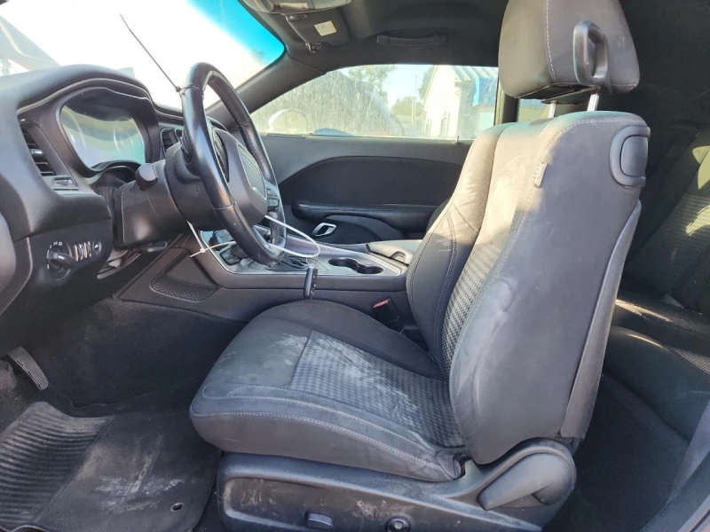 Dodge Challenger 3.6* V6* 8ZF* ПОДГРЕВ* КАМЕРА* КЕЙЛЕС* LANE* ASSIS, снимка 9 - Автомобили и джипове - 52935986